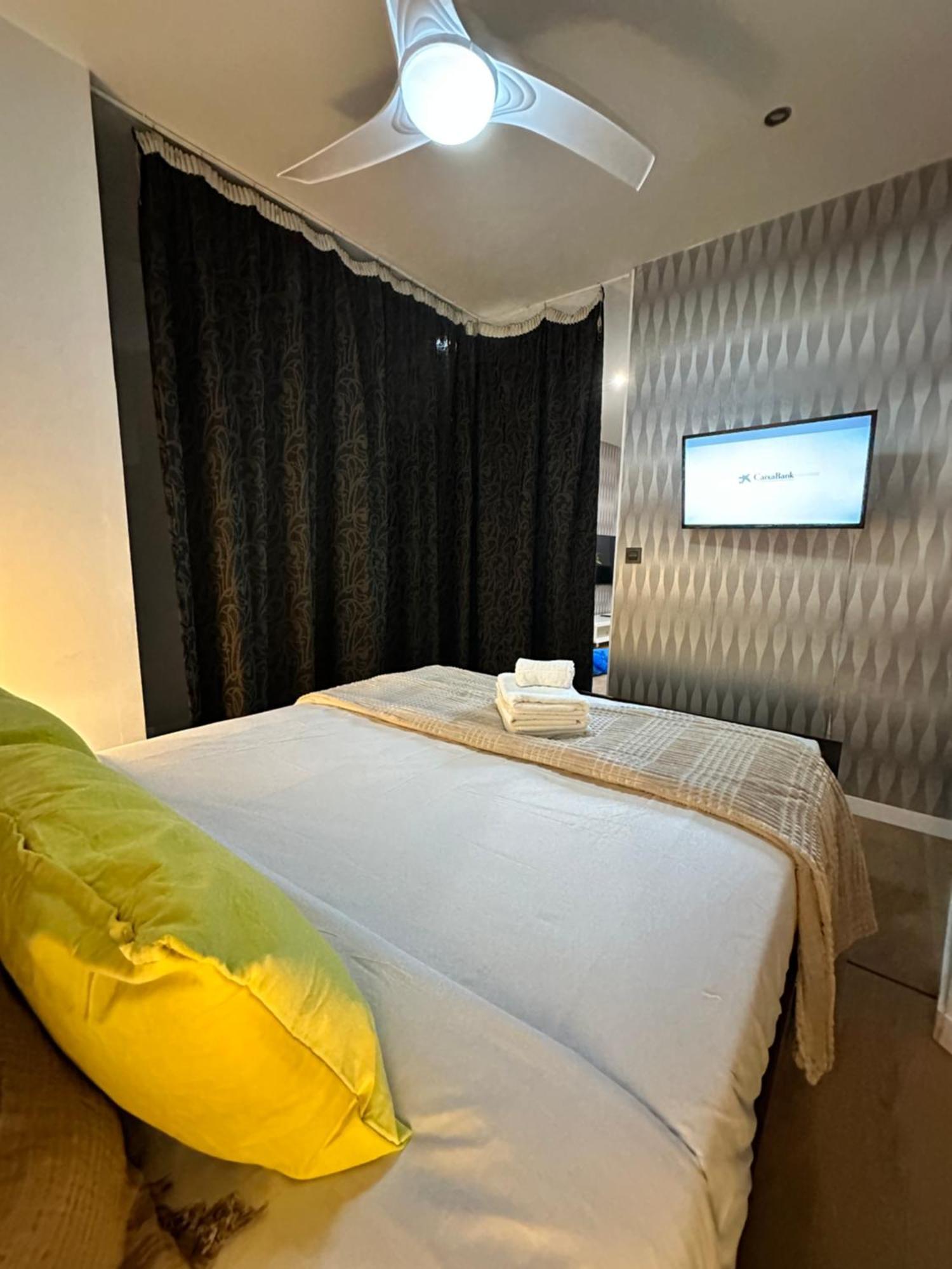 Carreteria Deluxe Apartment Malaga Exterior photo